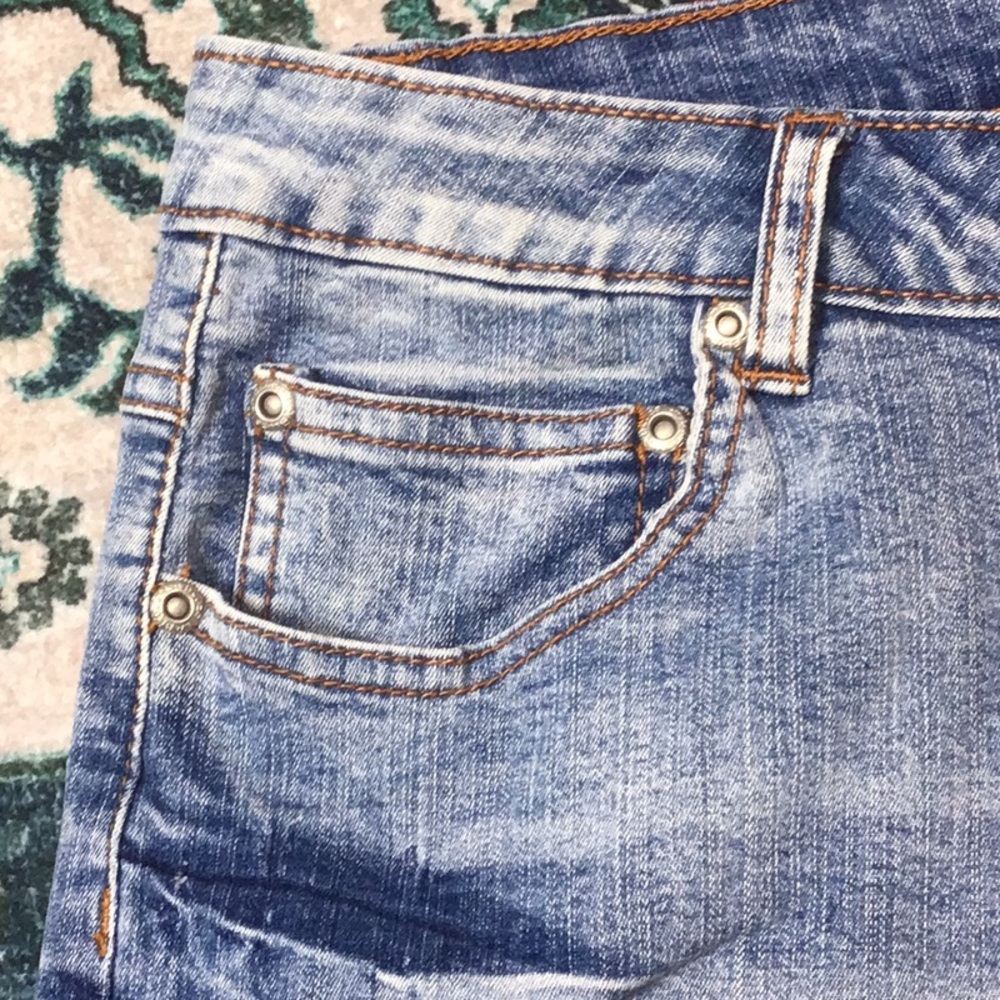 VTG 🐎 L.A. Blues ‘Gaucho Stretch’ Distressed Embroidered Capri Jeans Sz.14 - Picture 9 of 16